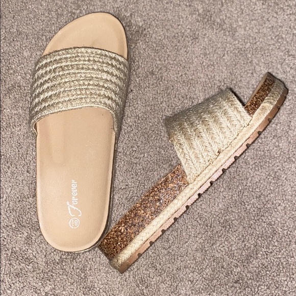 Forever 21 8.5 wedge slides - Picture 1 of 3